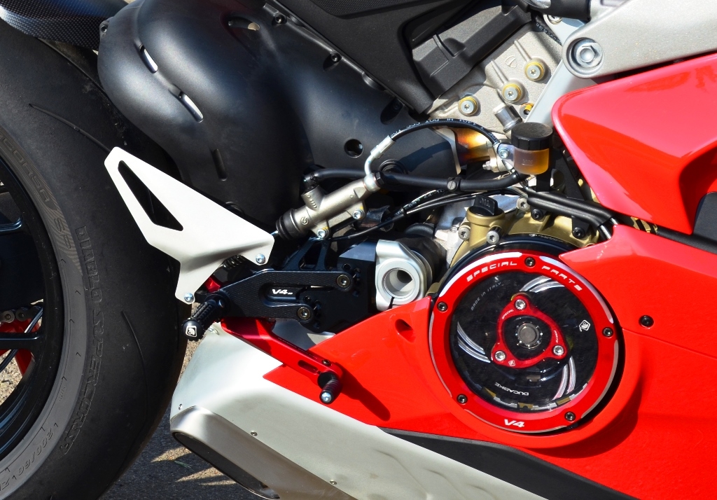 Как снять обшивку на ducati panigale v2